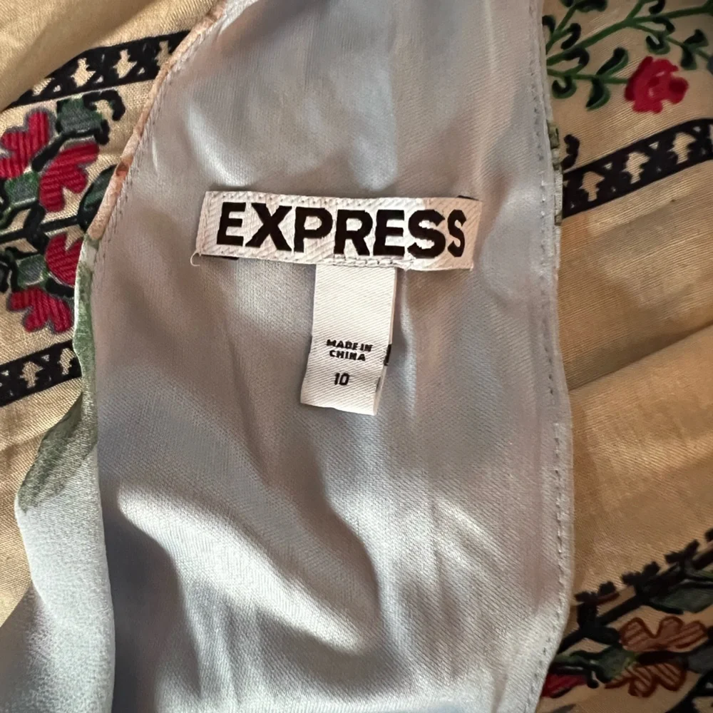 EXPRESS Dress!👗 - Picture 5 of 6